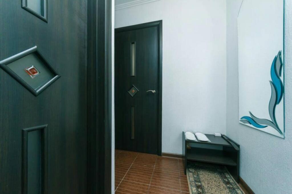2 Комнатные Апартаменты В Центре Киева Рядом С Метро Кловская Kiev Exterior foto